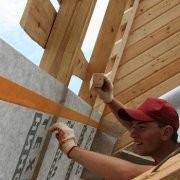 Как класть пароизоляцию: специфика монтажа и крепления защиты утеплителя от пара