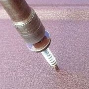 Как крепить профнастил на крышу саморезами: подробная инструкция в деталях